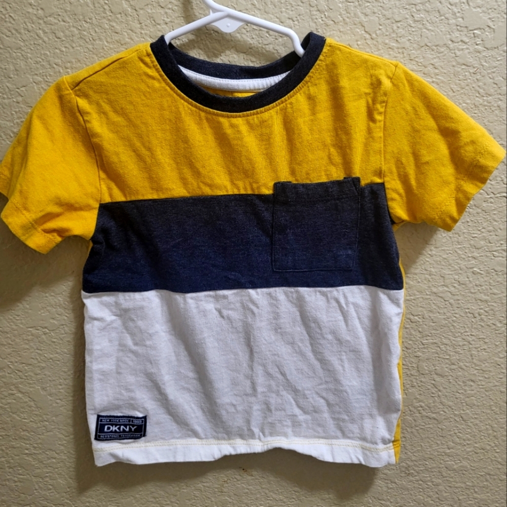 Dnky size 4 toddler short sleeved shirt
